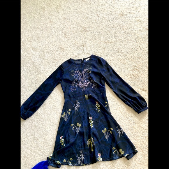 Loft dress size 4, never worn without tag - Picture 2 of 3